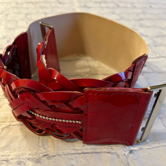 NINE WEST RED WIDE WOVEN STRETCH TAN COLOR HOOK FRONT WOMEN’S BELT SIZE M/L - Picture 1 of 10